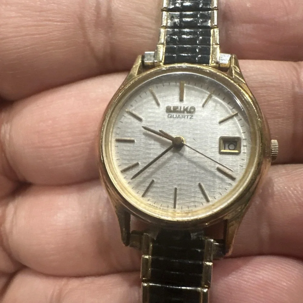Working Vintage Seiko 24MM Womens Watch Quartz Gold‎ Tone Date Fit 6.5mm Rare